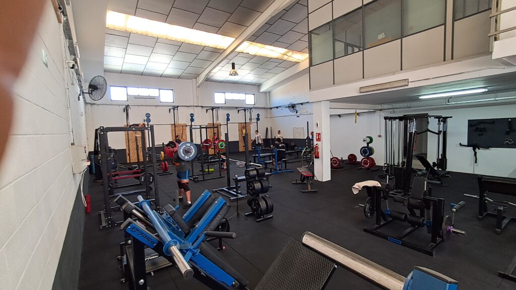 Instalaciones de La Nave Strength Center, gimnasio en Colmenar Viejo