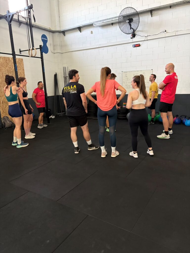 Clase de crosstraining en grupo reducido en La Nave Strength Center, Colmenar Viejo